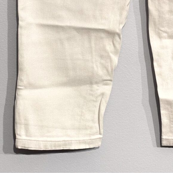 Kensie | Women’s White Stretch Casual Denim Capris Jeans - Picture 8 of 12